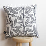COJÍN LEAVES GRIS 45X45 MAISON DECOR