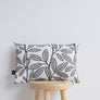 COJÍN LEAVES GRIS 30X45 MAISON DECOR
