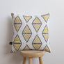 COJÍN RHOMBUS MOSTAZA 45X45 MAISON DECOR