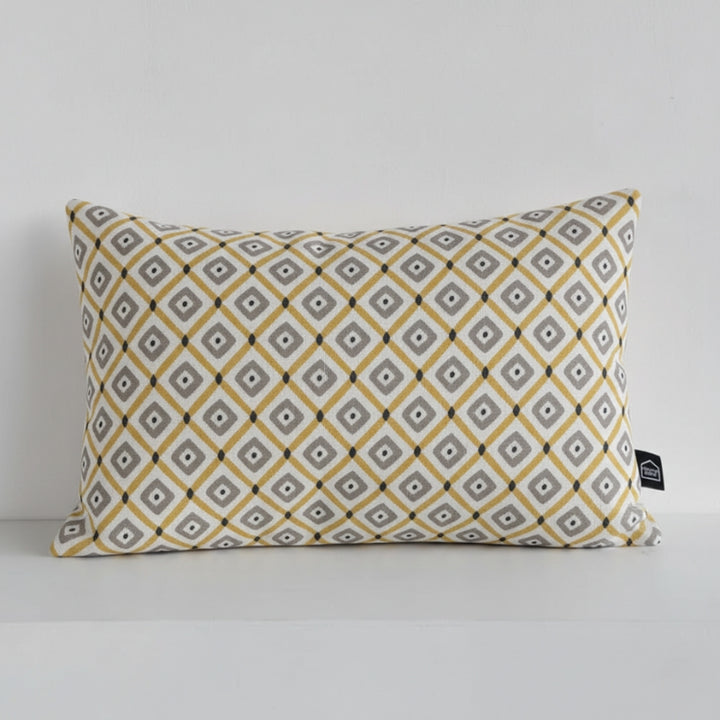 COJÍN DIAMONDS MOSTAZA 30X45 MAISON DECOR