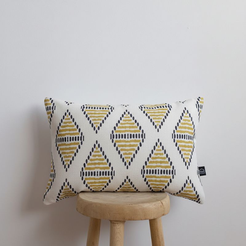 COJÍN RHOMBUS MOSTAZA 30X45 MAISON DECOR