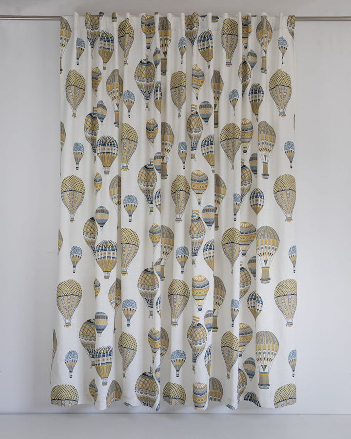 Cortina con trabilla oculta Balloons Mostaza Maison Decor