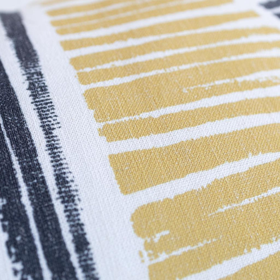 COJÍN CONTRAST MOSTAZA 30X45 MAISON DECOR