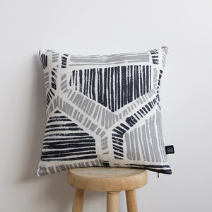 COJÍN CONTRAST GRIS 45X45 MAISON DECOR