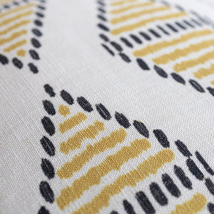 COJÍN RHOMBUS MOSTAZA 45X45 MAISON DECOR